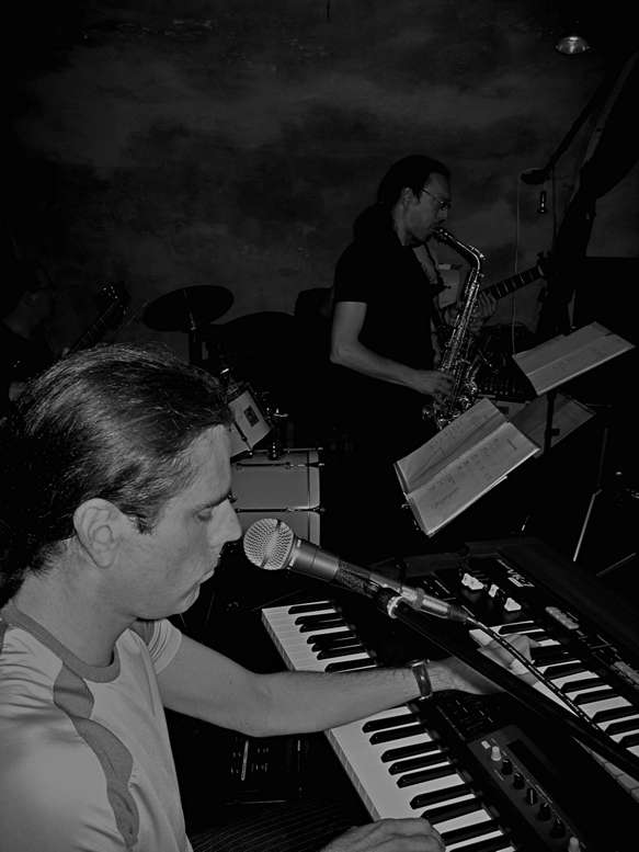 Hitting the keys at a gig of Funkontrast at Alte Welt Linz 2007